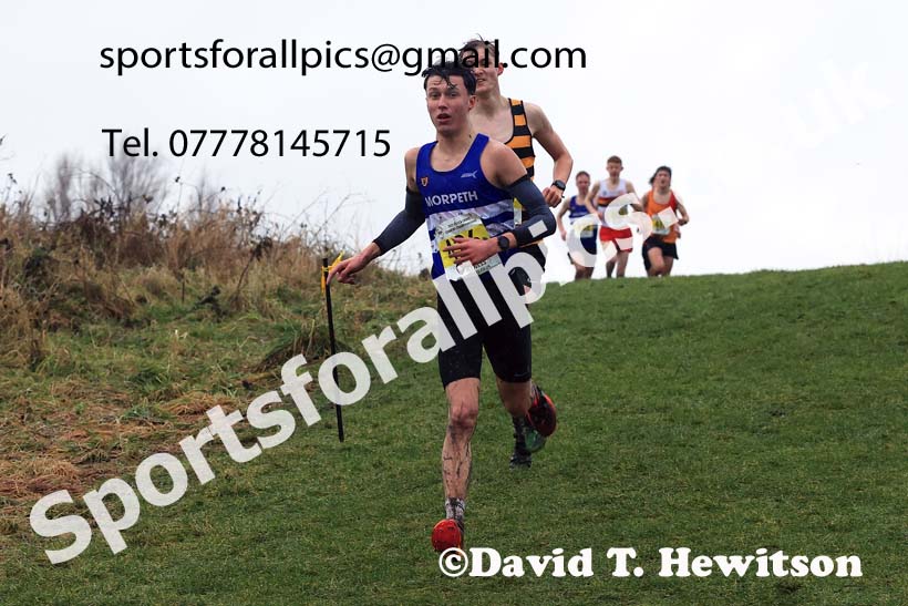 Mens under-17s 2023 North Eastern Cross Country Champs., Temple Park, South Shields. Photo: David T. Hewitson/Sports for All Pics